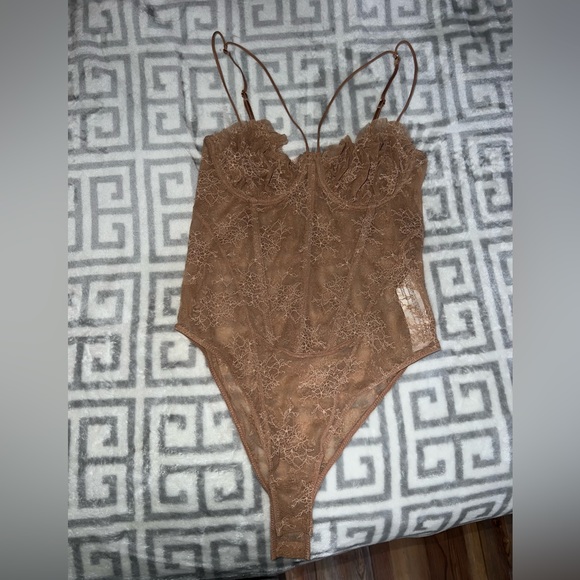 ZARA Lace Body Suit - Picture 2 of 2
